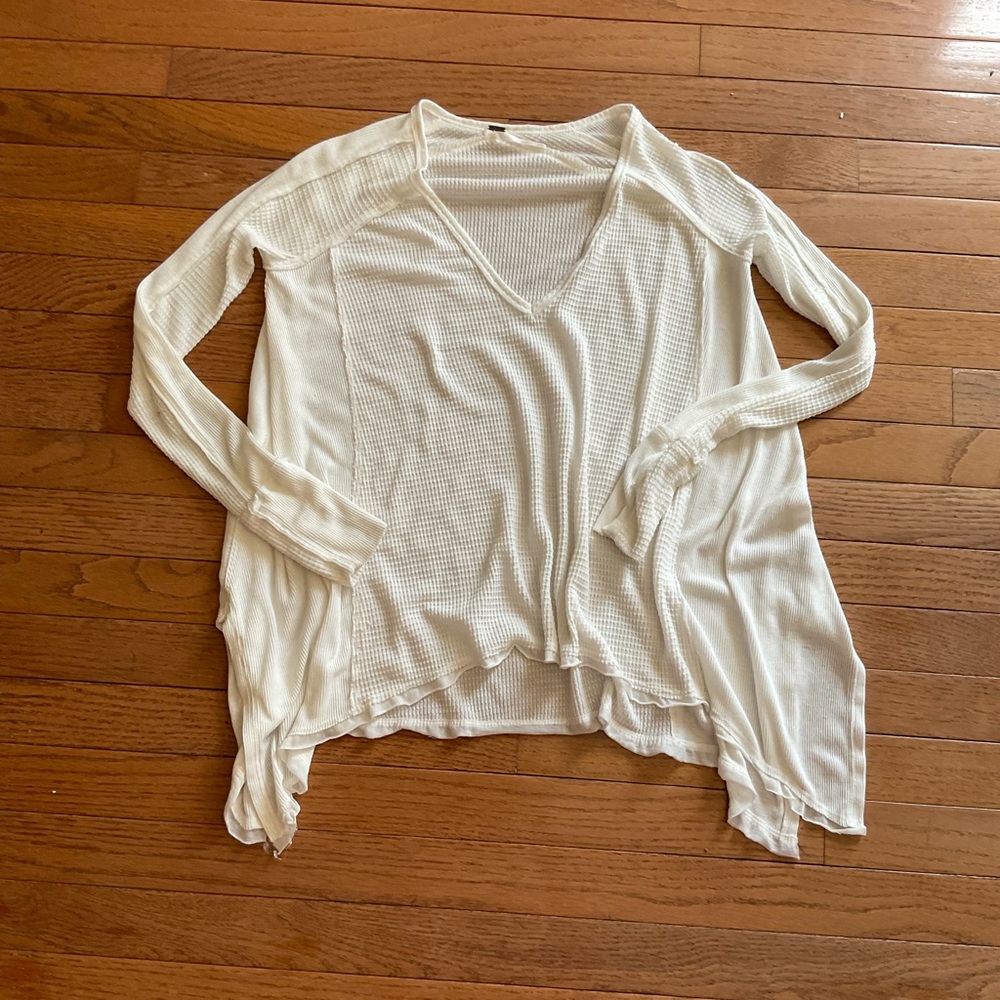 Women's Creamy White V-Neck Top
